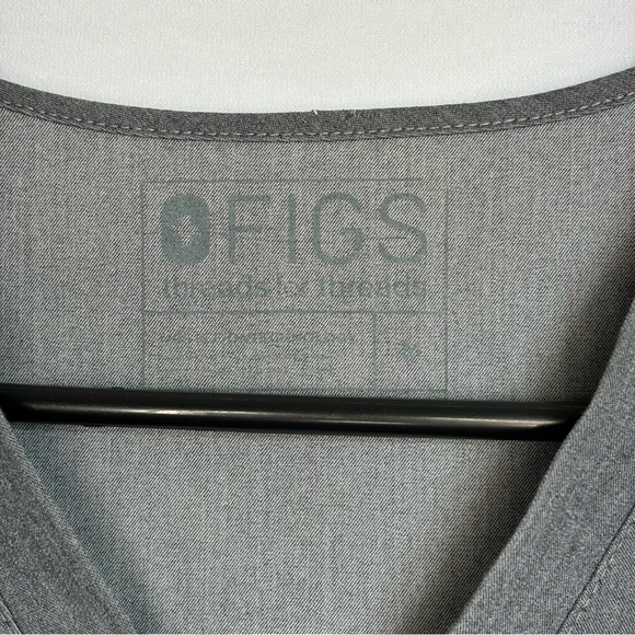 Figs Catarina One-Pocket Grey Scrub Top | Size Medium - Picture 4 of 8